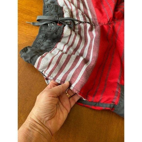OCEAN Pacific OP Board Shorts Red Stripe Waist 32-34 Size M Lined Black Gray VGC - Picture 14 of 15